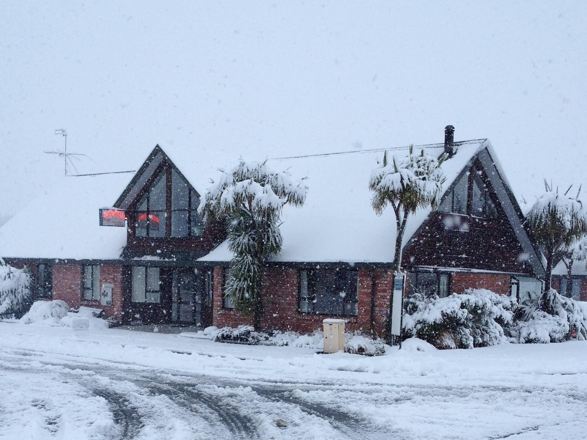 Snow Denn Lodge Methven Exteriör bild
